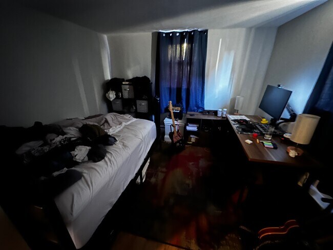 Photo - 63 Selkirk Rd