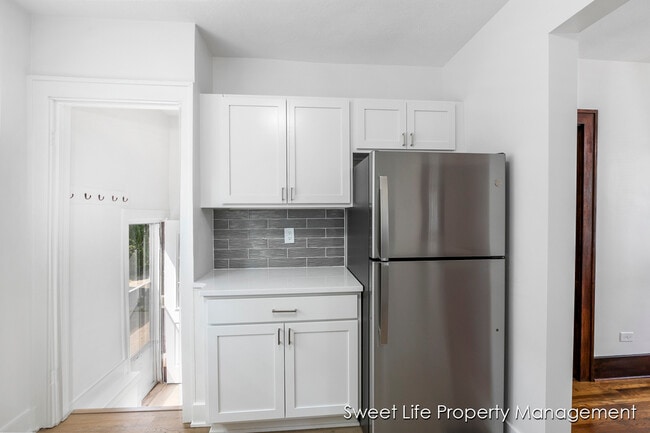 Photo - 239 Elmwood St NE