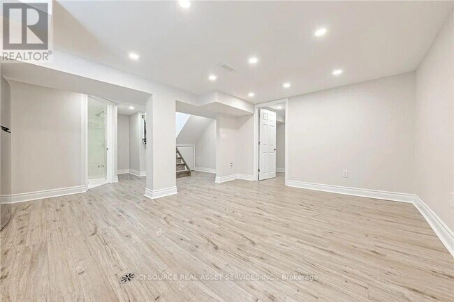 Photo - 194 Crockett St