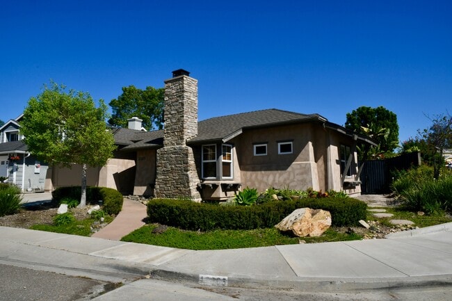 Building Photo - 10805 Cloverfield Point