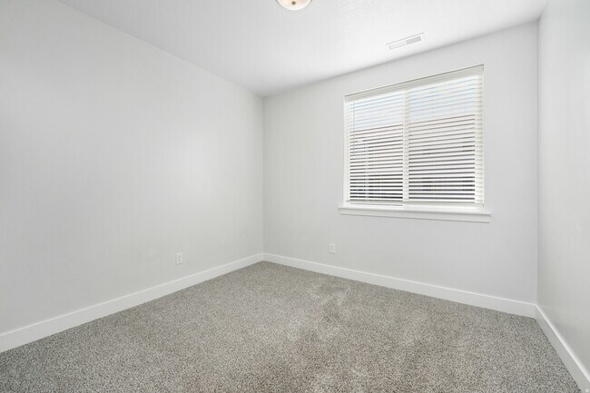 372 W 750 N Unit Vineyard Condominium