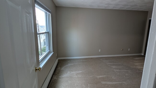 Building Photo - 38 Central St Unit 1 Rental