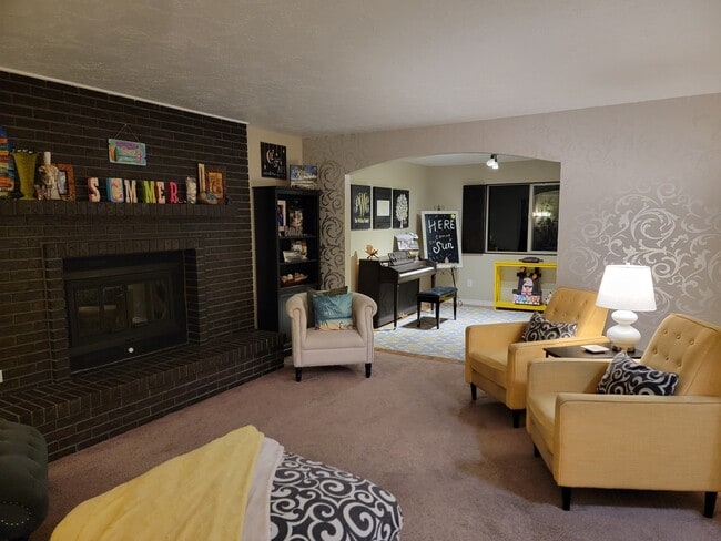 Photo - 213 Hayden Ave