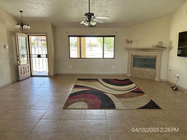 13611 El Rio Rd