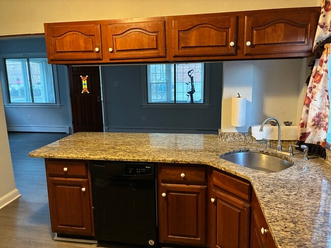 Photo - 722 Woodlawn Ave