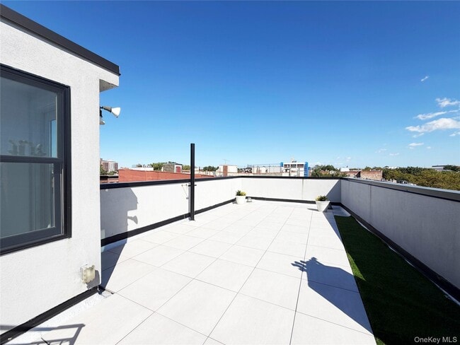 Photo - 333 Tompkins Ave Unit PH2