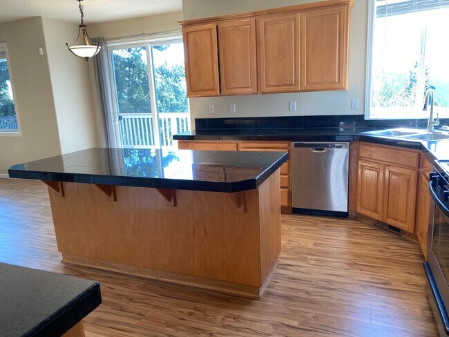 Photo - Beautiful 6 Bedroom Happy Valley Home!