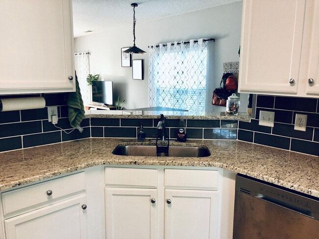 Photo - Room in Townhome on Summergrove Ct