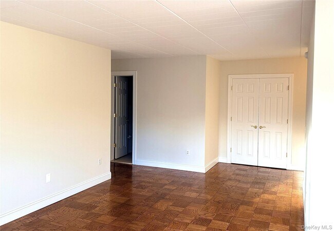 Photo - 505 White Plains Rd Unit 2G