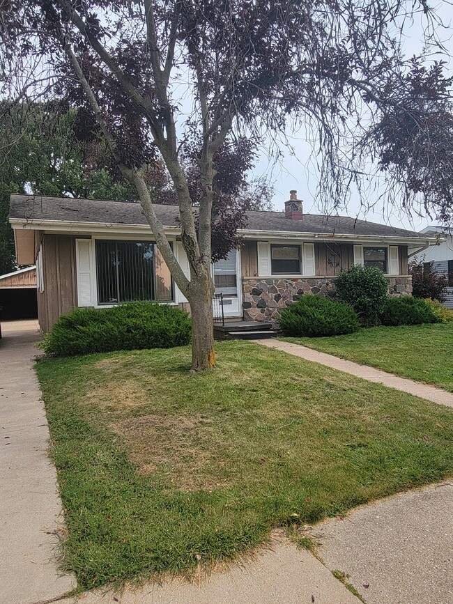 Photo - 224 N Eagle St