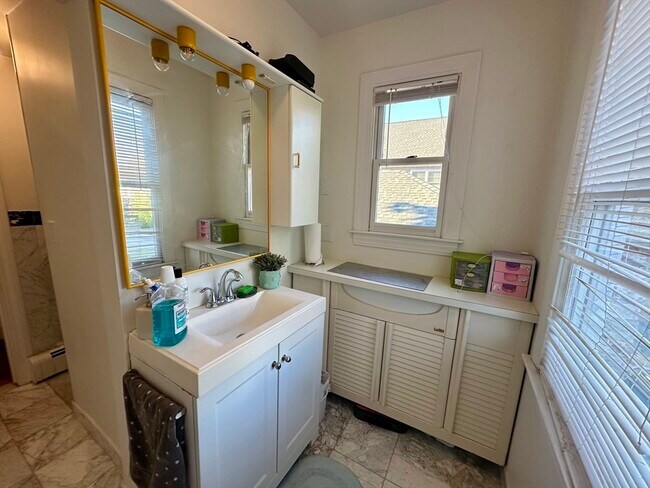 Photo - 110 High St Unit 2