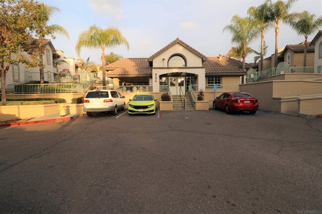 Vista frontal del condominio - 8680 New Salem St Unidad 148