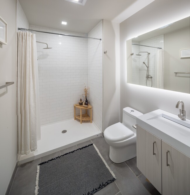 SOLO on Chestnut Apartments University of Pennsylvania OffCampus Housing Search