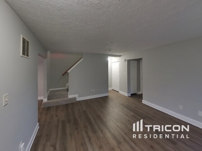 Photo - 416 Middleton Ln