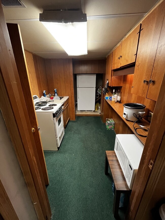 Photo - 1 bedroom near UWEC Available June 1st! Unit 3