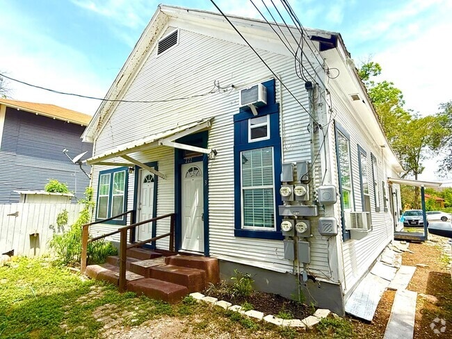 Building Photo - 222 Army Blvd Unit 222R #3 Rental