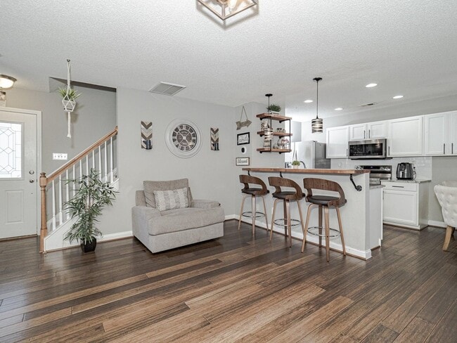 Photo - 8117 Bright Oak Trail