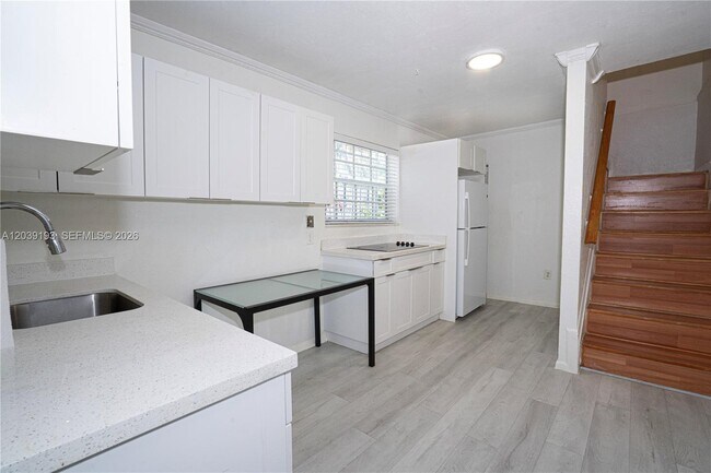 16990 NE 5th Ct Unit 2