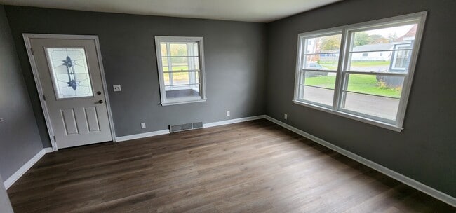 Photo - 925 Calvert St