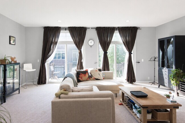 Photo - 263 Aspen Pointe Rd