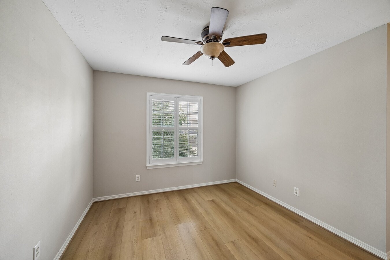 Photo - 3506 Garrow St