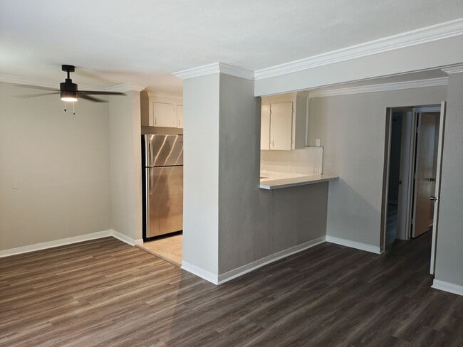 Building Photo - Dream Montrose Rental