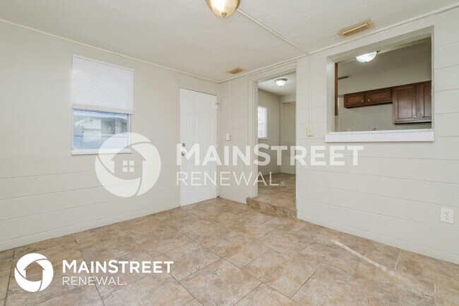 Photo - 673 Paris Ave S