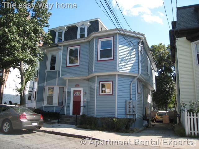 Building Photo - 79 Walnut St Unit 2L Rental