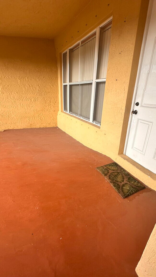 Photo - 3553 Forest Hill Blvd Unidad 36