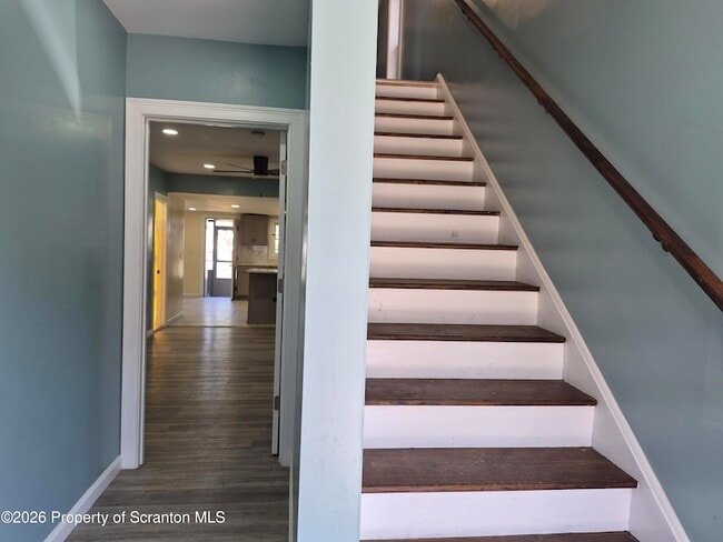 556 N Main St