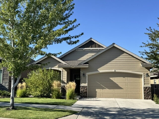 Building Photo - 3 Bed / 2 Bath near Pine Nursery Park — Grass Park Next Door, Private Community Pool