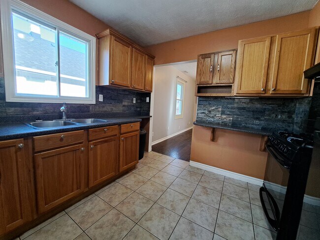 Photo - 1141 Curry Ave