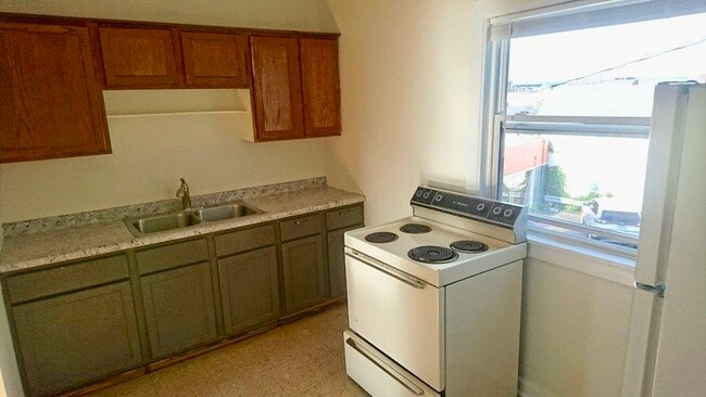 Photo - 222 N Dewey St