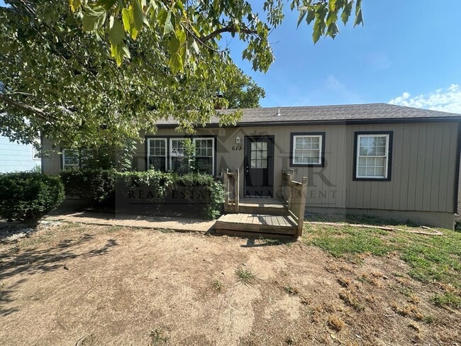 Photo - 613 N Sunset Dr House