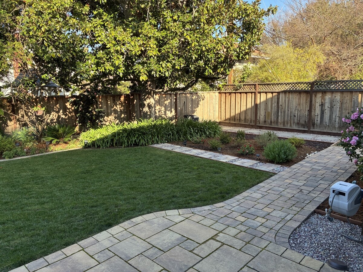 Photo - 1074 Oaktree Dr