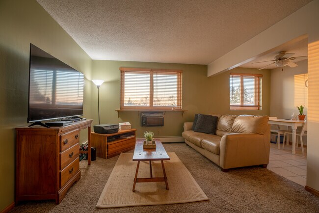 Photo - 4363 Wilshire Blvd