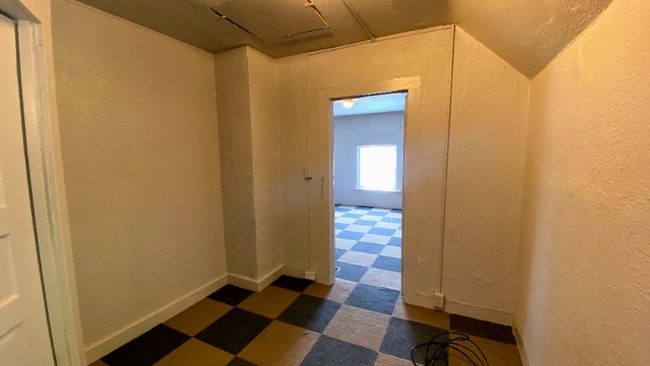 Photo - 553 Shamrock St SW Unit 2