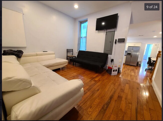 Photo - 1841 W Master St