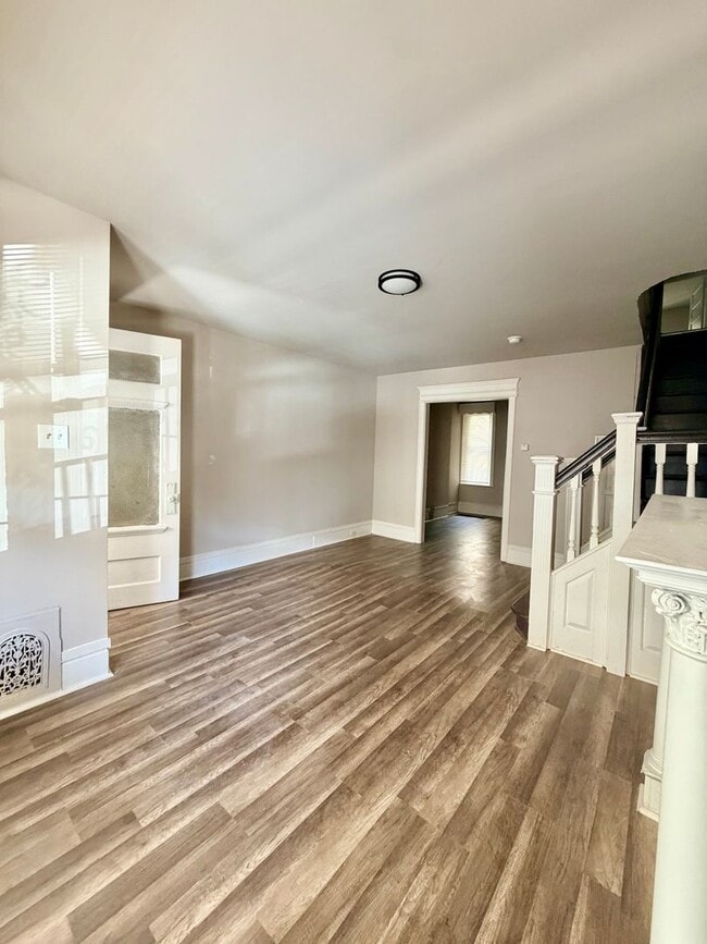 Photo - 27 N Edgewood St