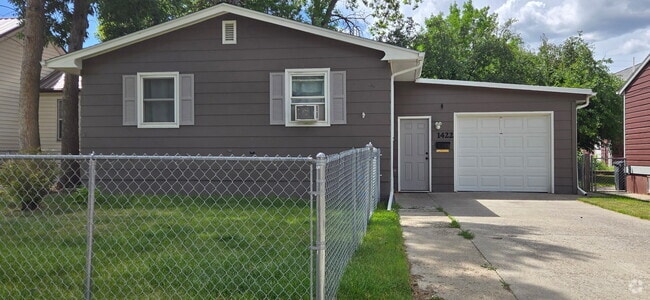 Building Photo - 1422 5th Ave S Rental