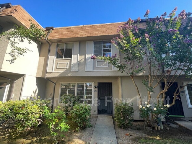 Building Photo - 8812 Sawtelle Way Unit c
