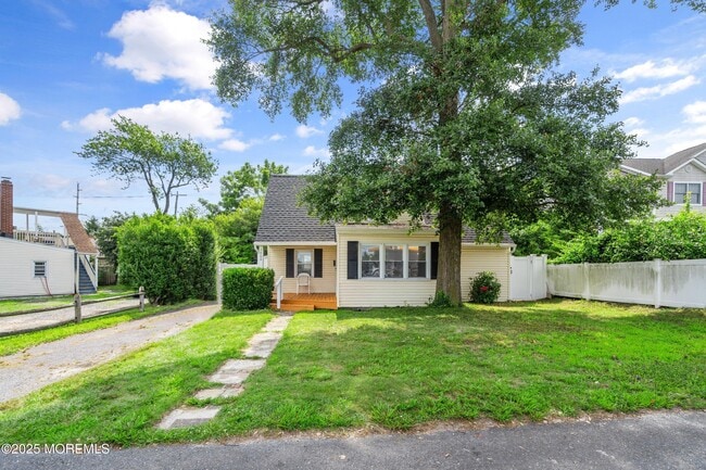 Photo - 1600 M St Casa