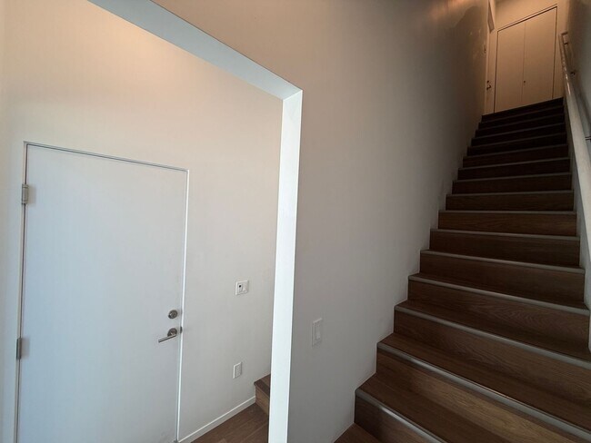 2419 Binnen Ln