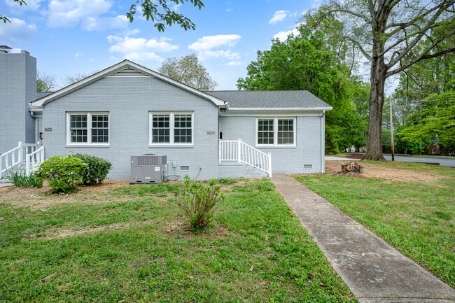 Photo - 1600 Flynnwood Dr