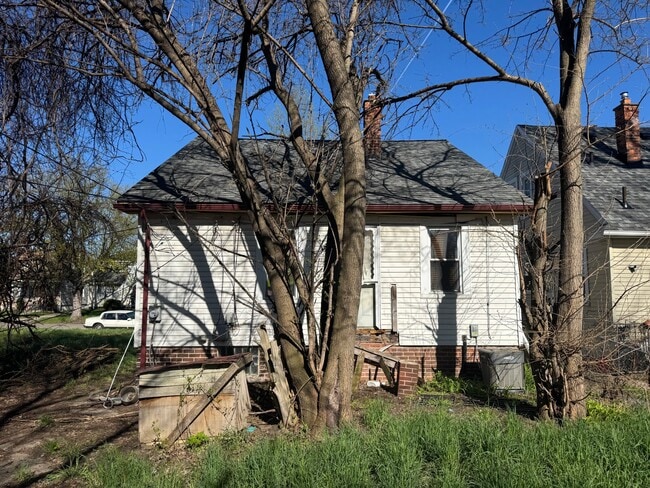 Photo - 15447 Griggs St