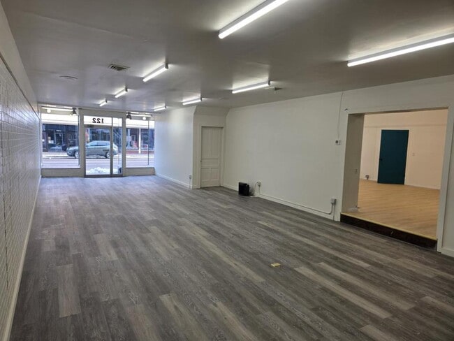 Photo - 122 S Water St