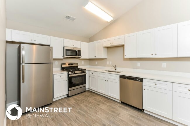 Photo - 738 Stonebridge Way