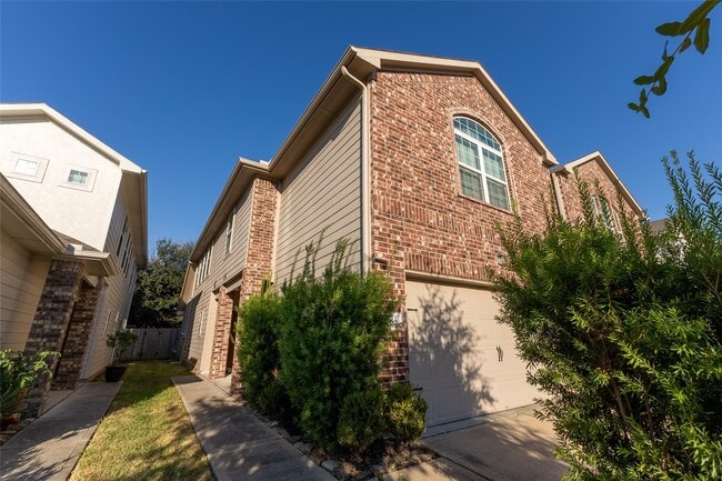 Photo - 11413 Hackmatack Way