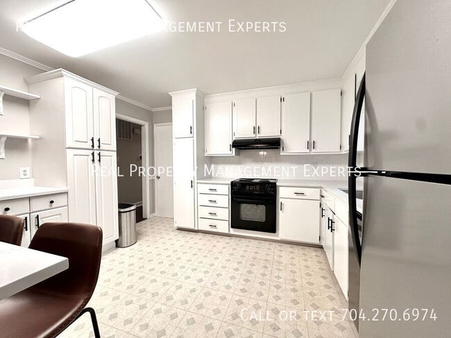 Photo - 3311 Tyrone Dr