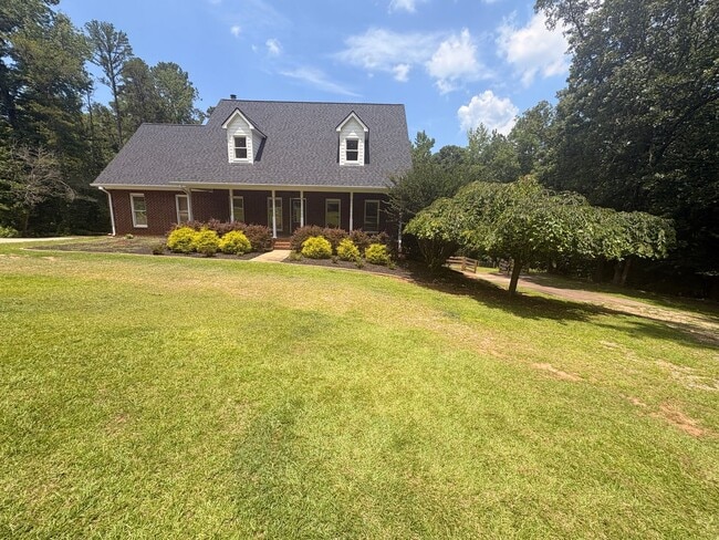 Building Photo - BOGART HOME | 4BD 3.5B
